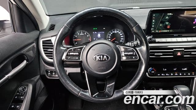 Kia Seltos 2019 — Фото 13/20