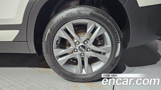 Kia Seltos 2019 — Şəkil 26/32