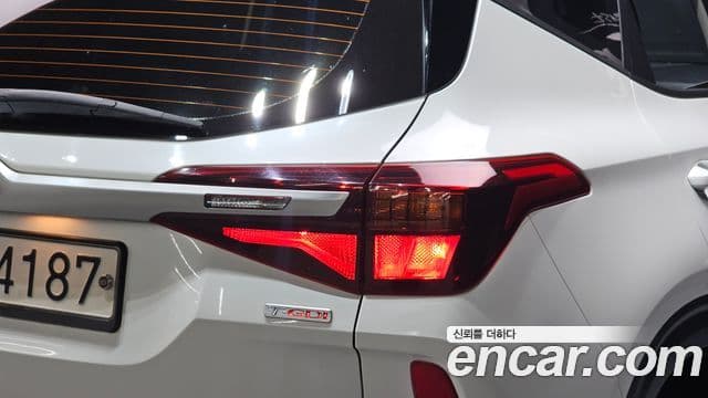 Kia Seltos 2019 — Şəkil 8/32