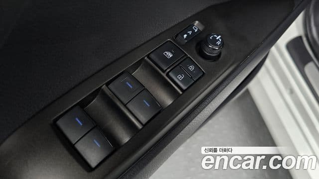 Toyota Camry 2023 — ფოტო 24/30