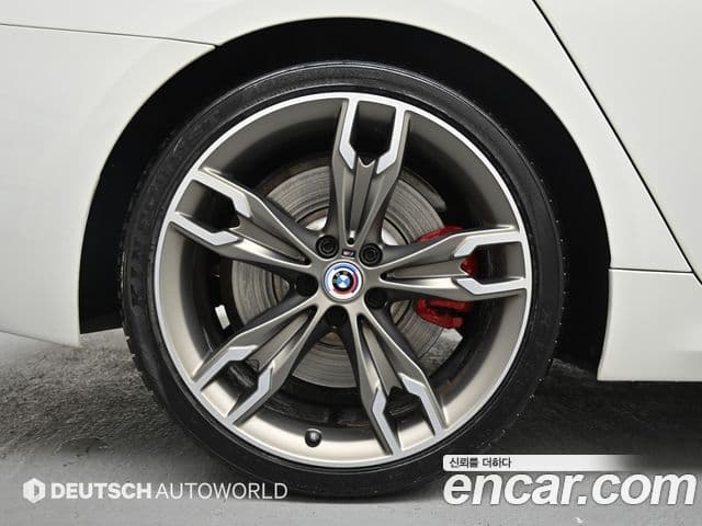 BMW 5 Series 2023 — ფოტო 4/20