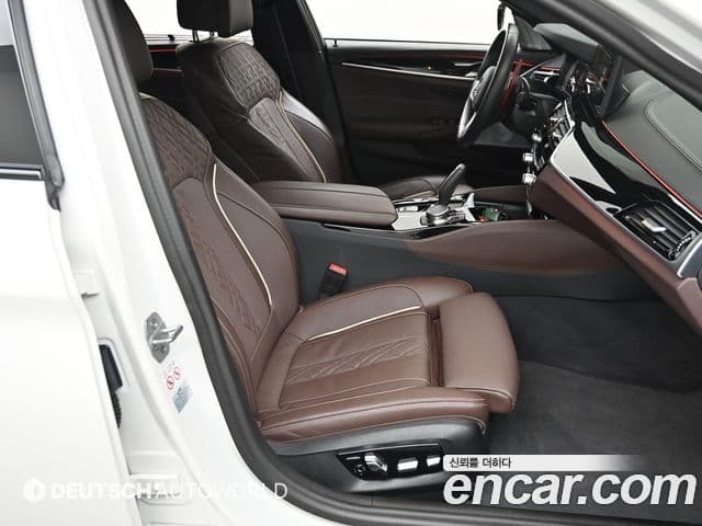 BMW 5 Series 2023 — ფოტო 9/20