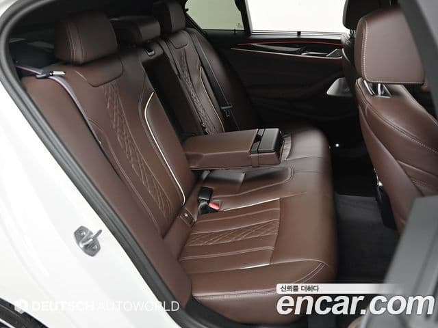 BMW 5 Series 2023 — ფოტო 12/20