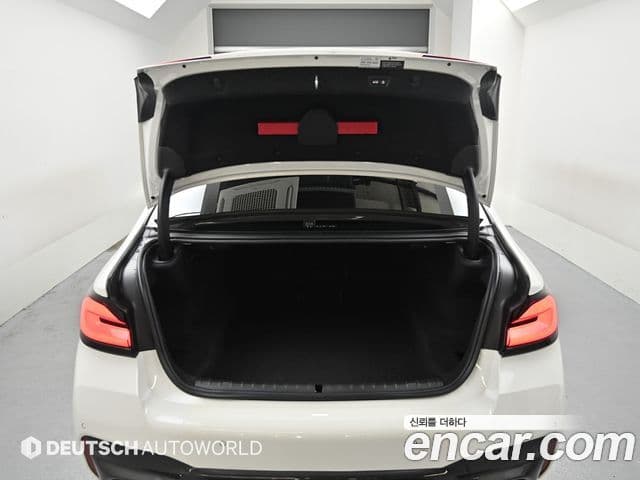BMW 5 Series 2023 — ფოტო 19/20
