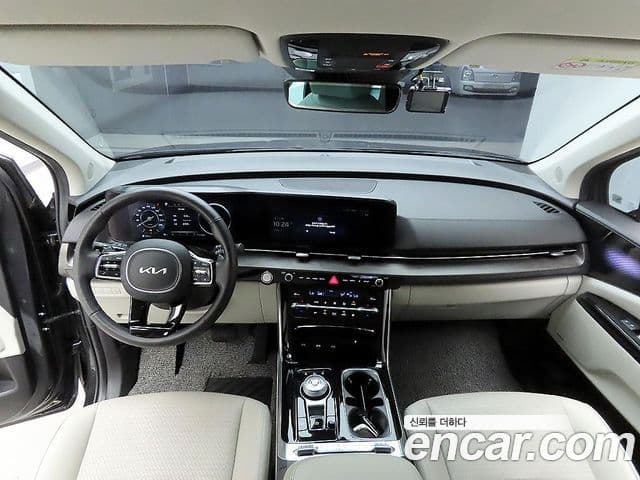 Kia Carnival 2022 — ფოტო 7/20