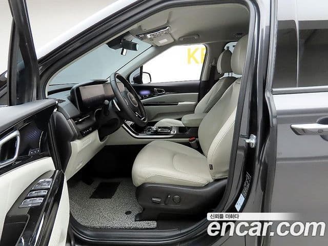 Kia Carnival 2022 — Фото 12/20