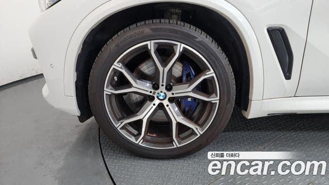 BMW X5 2020 — ფოტო 5/20