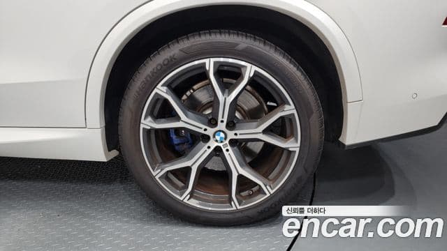 BMW X5 2020 — ფოტო 26/38