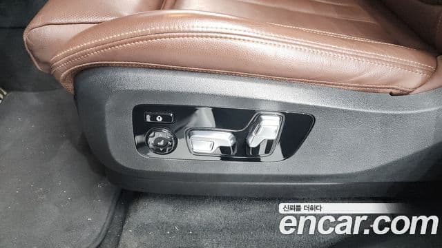BMW X5 2020 — ფოტო 31/38