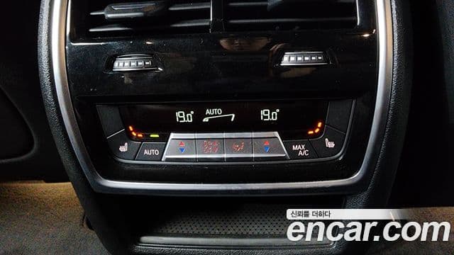 BMW X5 2020 — ფოტო 16/38