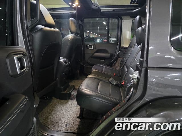 Jeep Wrangler 2020 — Şəkil 9/18