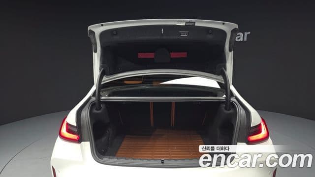 BMW M3 2023 — Şəkil 29/34