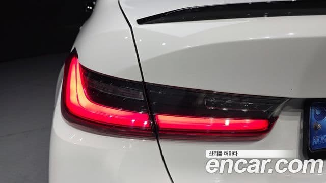 BMW M3 2023 — Şəkil 18/34
