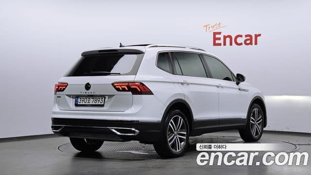 Volkswagen Tiguan Allspace 2023 — ფოტო 2/20