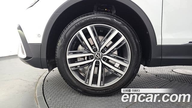 Volkswagen Tiguan Allspace 2023 — фото 5 из 20