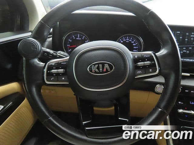 Kia Carnival 2021 — Фото 7/20