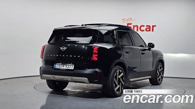 Mini Cooper S Countryman 2024 — Фото 2/20