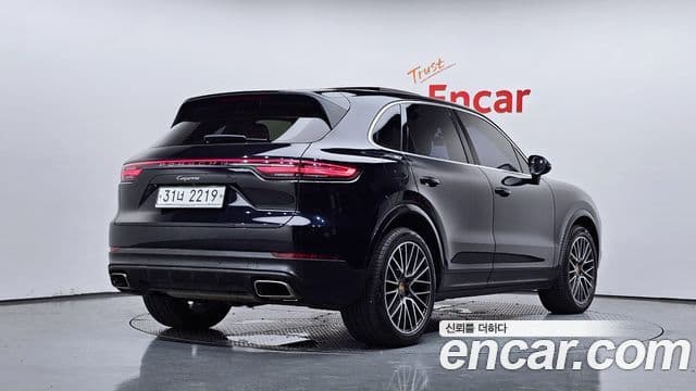 Porsche Cayenne 2019 — Photo 17/33