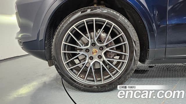 Porsche Cayenne 2019 — Photo 14/33
