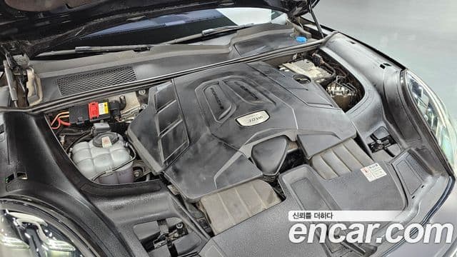 Porsche Cayenne 2019 — Photo 15/33