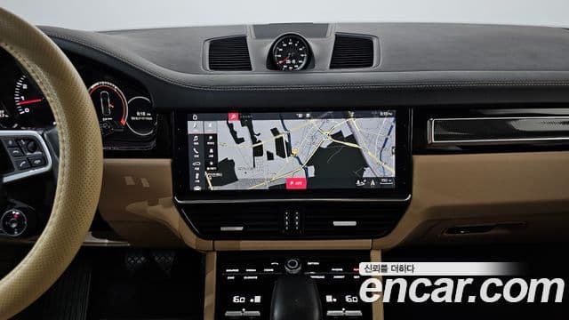 Porsche Cayenne 2019 — Photo 32/33