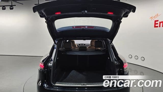 Porsche Cayenne 2019 — Photo 22/33