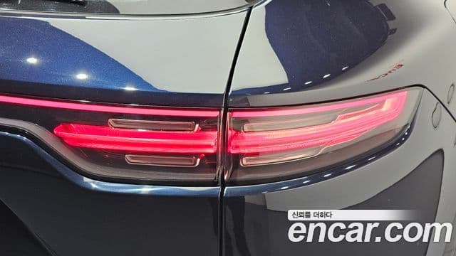 Porsche Cayenne 2019 — Photo 31/33
