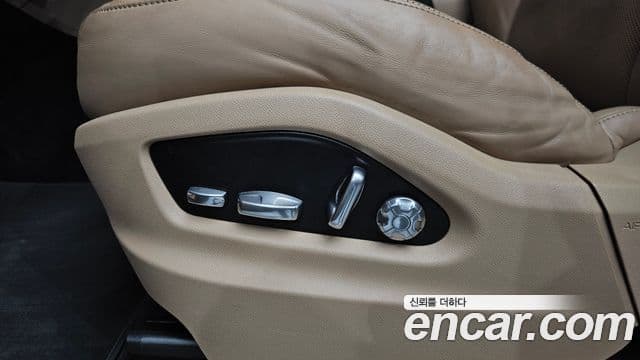 Porsche Cayenne 2019 — Photo 7/33