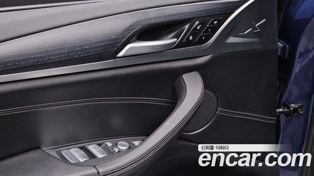 BMW X4 2025 — Photo 32/35