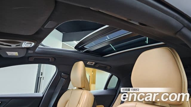Volvo S60 2022 — Şəkil 18/33