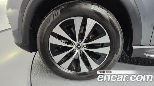 Mercedes-Benz GLE-Class 2025 — Photo 10/35