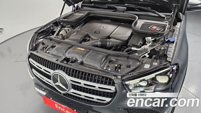 Mercedes-Benz GLE-Class 2025 — Photo 15/35