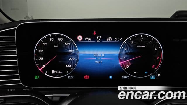 Mercedes-Benz GLE-Class 2025 — Photo 4/35
