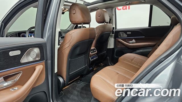 Mercedes-Benz GLE-Class 2025 — Photo 22/35