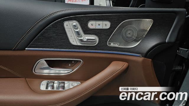 Mercedes-Benz GLE-Class 2025 — Photo 35/35