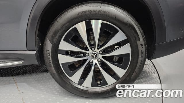 Mercedes-Benz GLE-Class 2025 — Photo 12/35