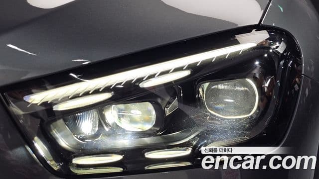 Mercedes-Benz GLE-Class 2025 — Photo 1/35