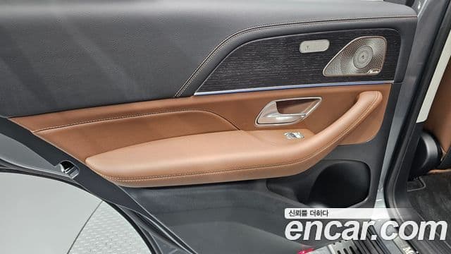 Mercedes-Benz GLE-Class 2025 — Photo 23/35