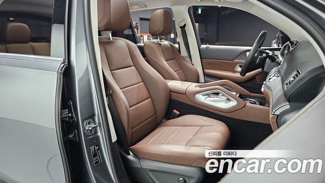 Mercedes-Benz GLE-Class 2025 — Photo 25/35
