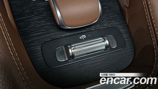 Mercedes-Benz GLE-Class 2025 — Photo 13/35