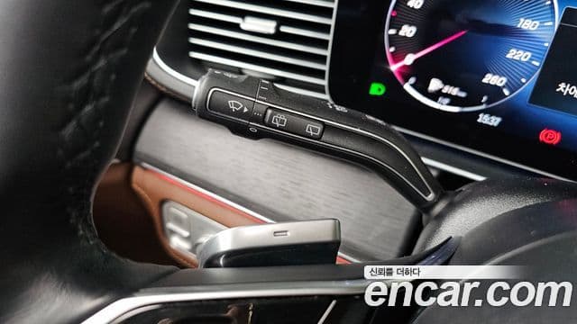 Mercedes-Benz GLE-Class 2025 — Photo 11/35