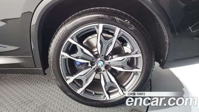 BMW X4 2025 — Photo 8/37
