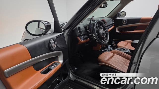 Mini Cooper S Countryman 2023 — Фото 10/20
