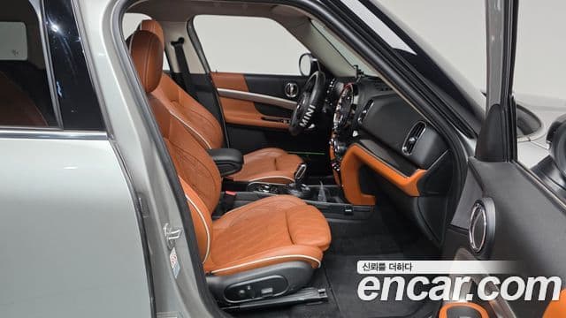 Mini Cooper S Countryman 2023 — Фото 11/20