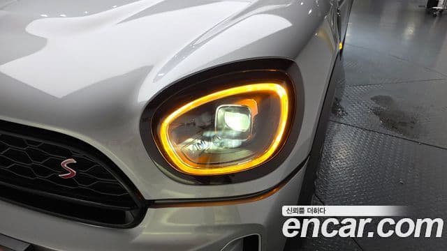 Mini Cooper S Countryman 2023 — Şəkil 15/32