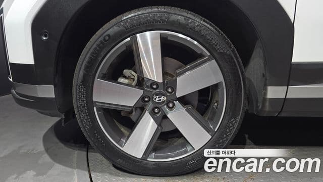 Hyundai Santa Fe 2023 — ფოტო 5/20
