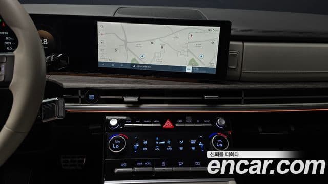 Hyundai Santa Fe 2023 — ფოტო 14/20