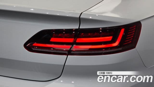 Volkswagen Arteon 2019 — Şəkil 16/34