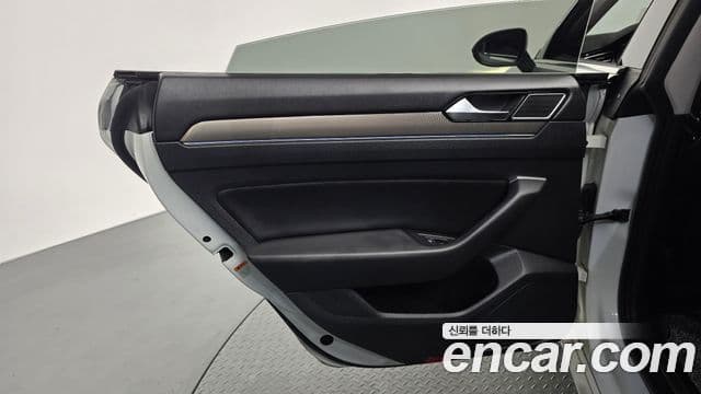 Volkswagen Arteon 2019 — Şəkil 14/34