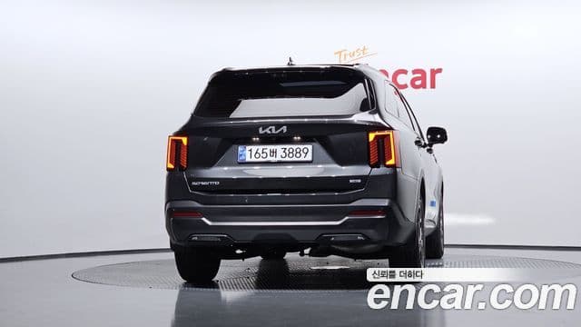 Kia Sorento 2024 — Фото 4/20